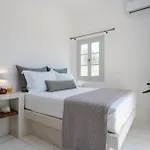 Naxos Tower Hotel *