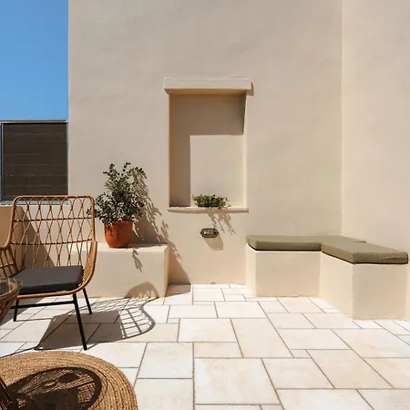 Naxos Tower * Galanado