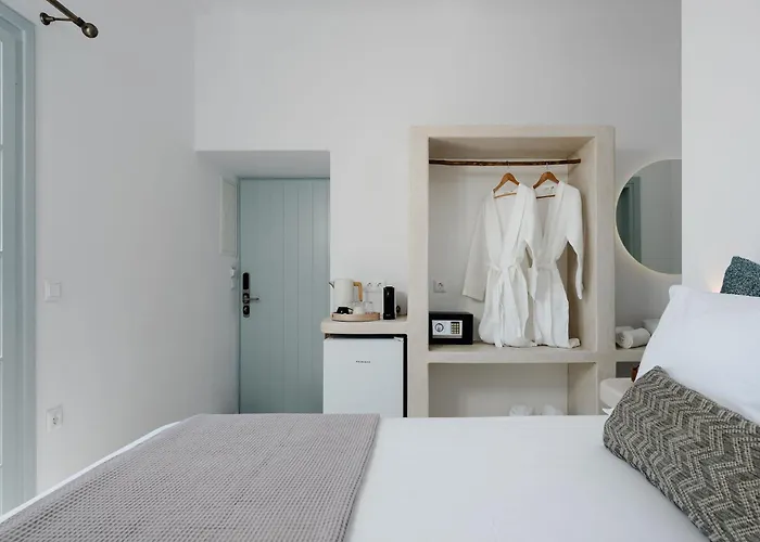 Naxos Tower Otel Galanado