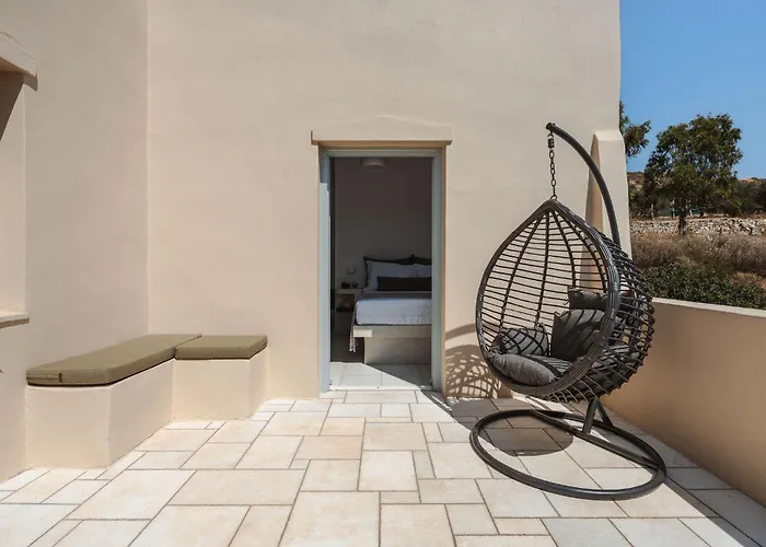 Naxos Tower Otel Galanado