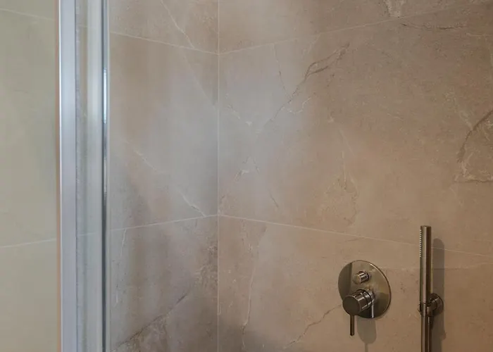 Naxos Tower * Galanado