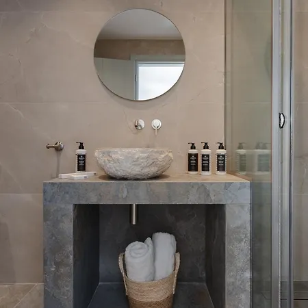 Naxos Tower Hotel *